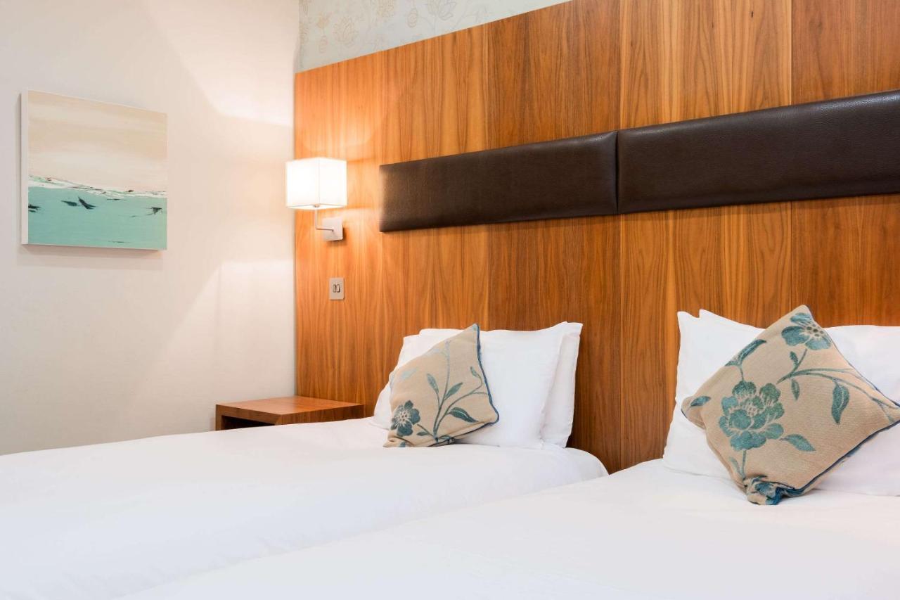 Ramada By Wyndham Cheltenham Golden Valley Exterior photo
