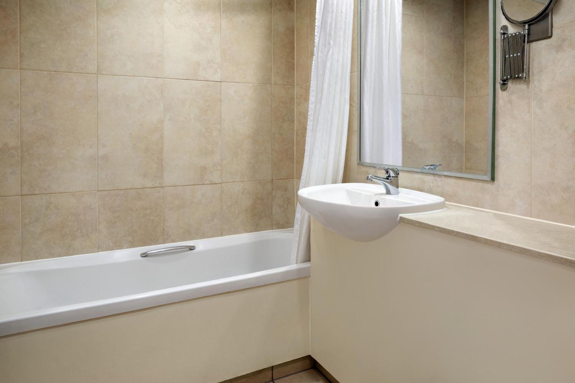Ramada By Wyndham Cheltenham Golden Valley Exterior photo