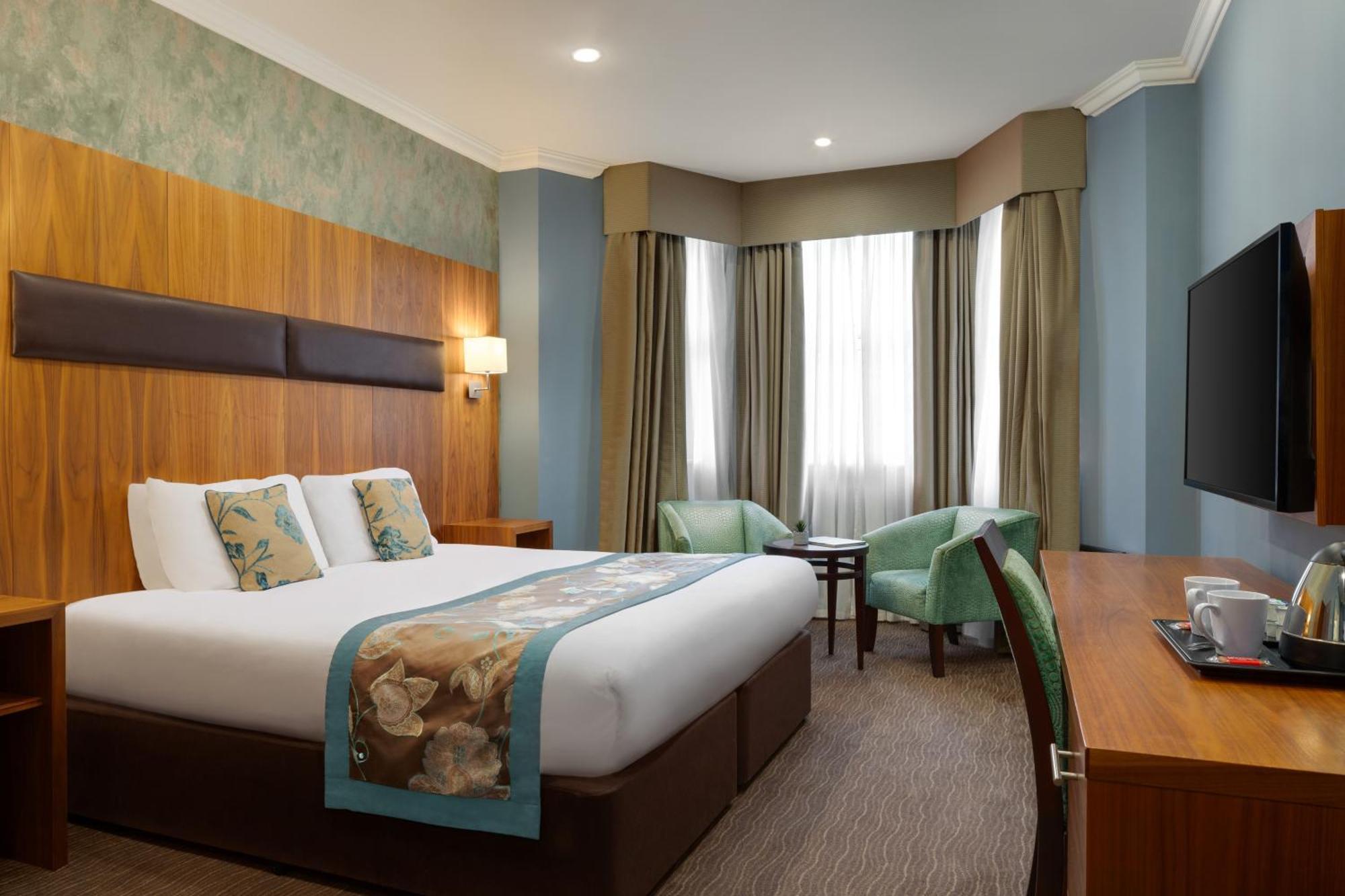 Ramada By Wyndham Cheltenham Golden Valley Exterior photo