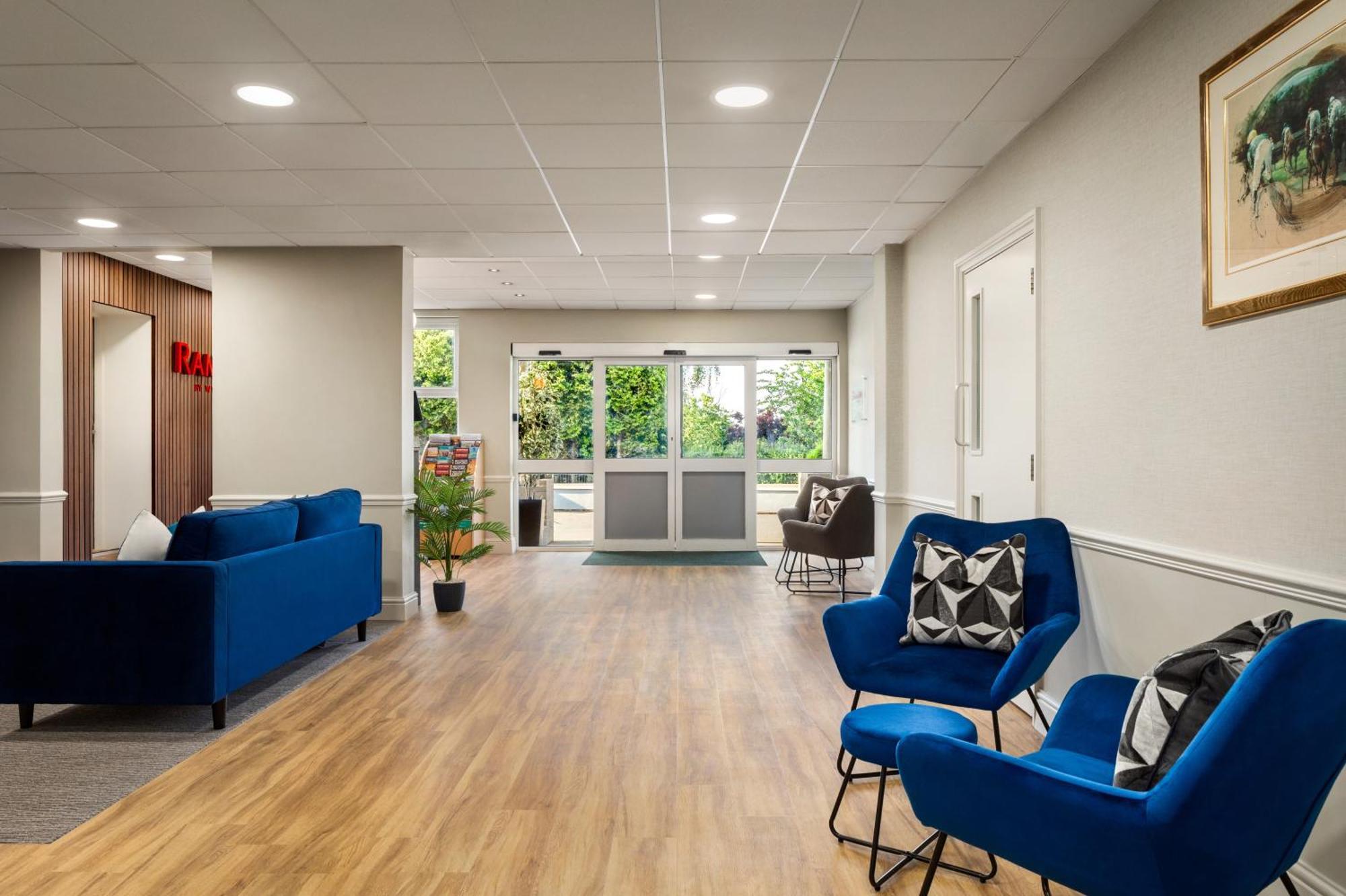 Ramada By Wyndham Cheltenham Golden Valley Exterior photo