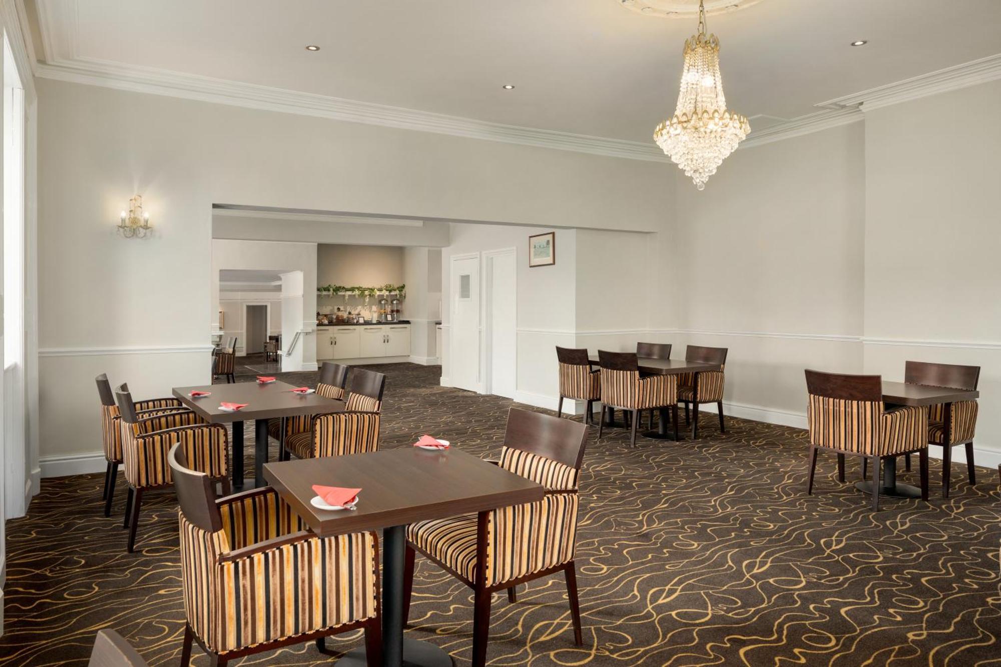Ramada By Wyndham Cheltenham Golden Valley Exterior photo